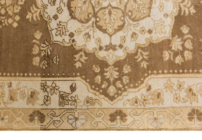 Vintage Rug 6'1" x 9" feet 186 x 270 cm