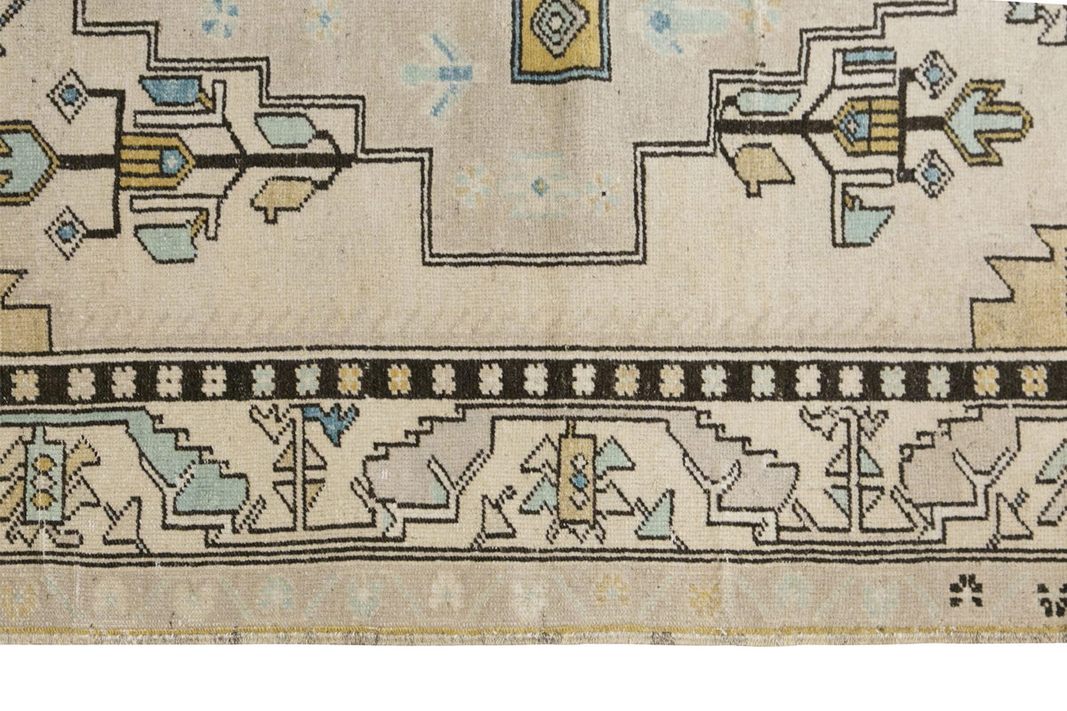 Vintage Rug,Turkish Rug, 4 x 8'7 feet / 124 x 262 cm