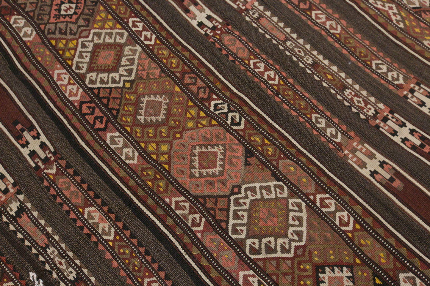 Vintage Turkish Kars Kilim – 172 x 430 cm / 5.6 x 14.1 ft