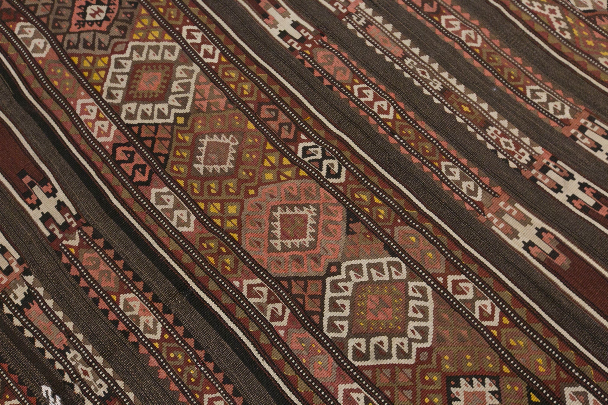 Vintage Turkish Kars Kilim – 172 x 430 cm / 5.6 x 14.1 ft