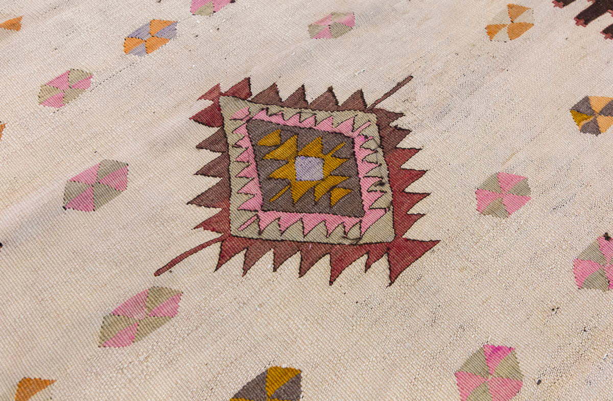 Vintage Turkish Kilim, 3.3 x 5.2 ft Rug, 101 x 160 cm