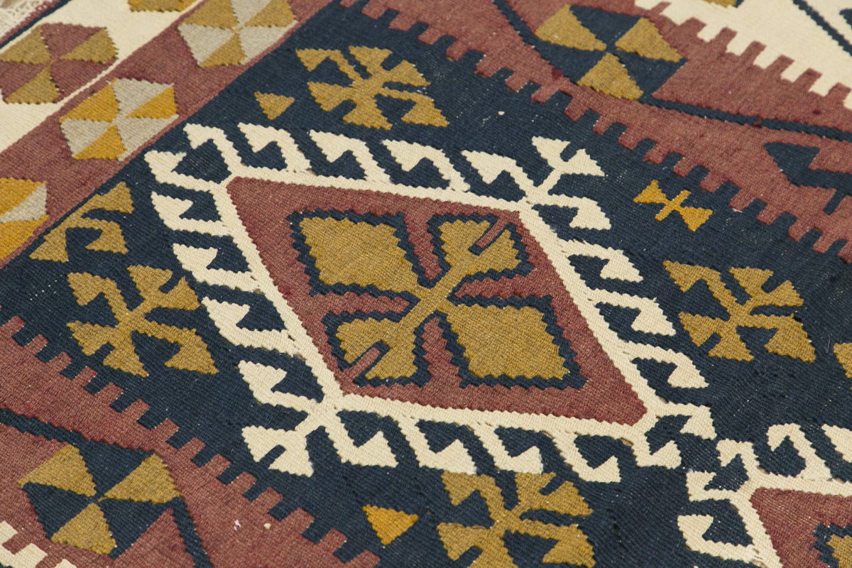 Vintage Turkish Kilim Rug,  112 x 156 cm, 3.8 x 5.1 ft