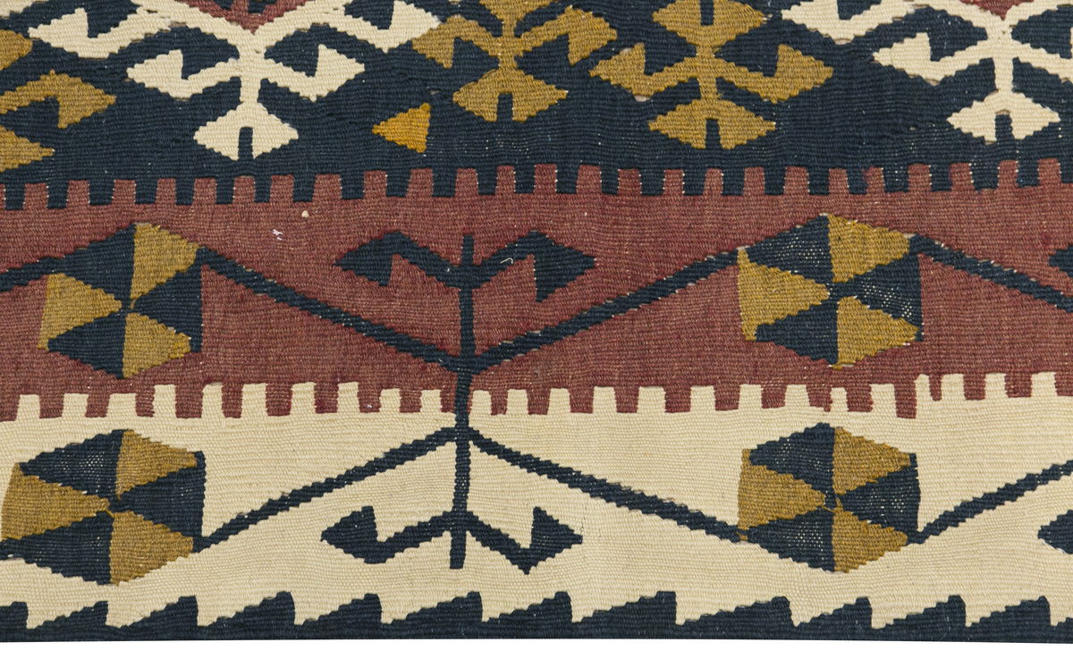Vintage Turkish Kilim Rug,  112 x 156 cm, 3.8 x 5.1 ft