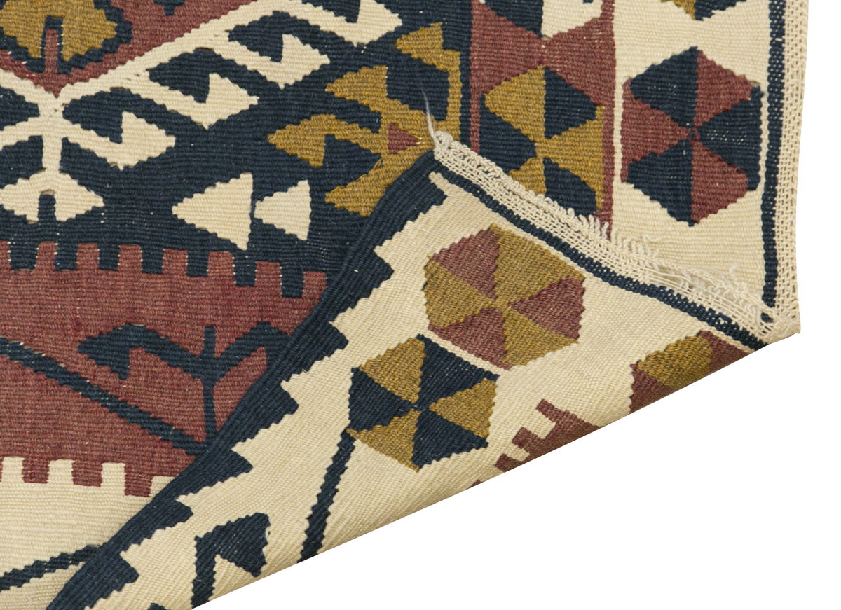 Vintage Turkish Kilim Rug,  112 x 156 cm, 3.8 x 5.1 ft