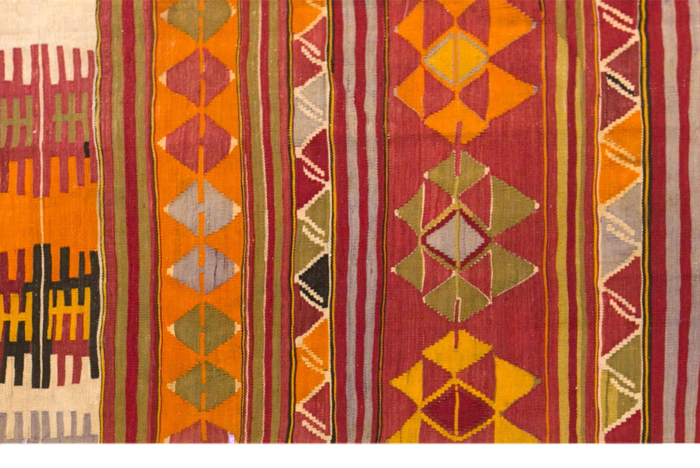 Vintage Turkish Kilim Rug, 4.4 x 6.7 ft, 135 x 205 cm, Handwoven Wool Kilim