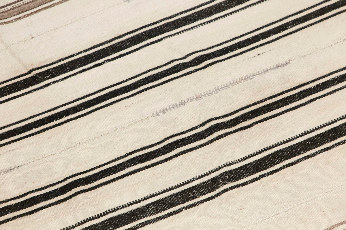 Vintage Turkish Kilim Rug, 150 x 260 cm / 4.9 x 8.5 ft