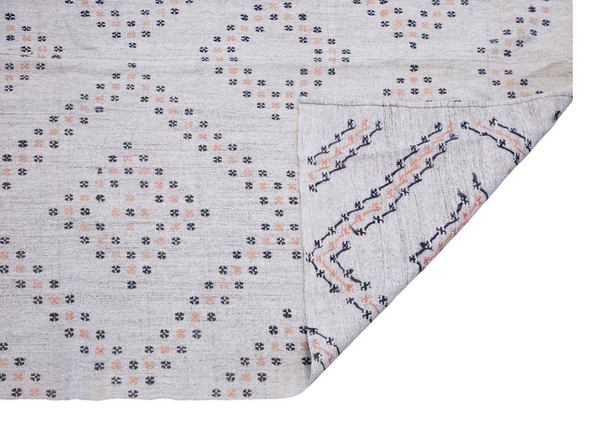 Vintage Turkish Kilim Rug 194x293 cm (6'4" x 9'7")