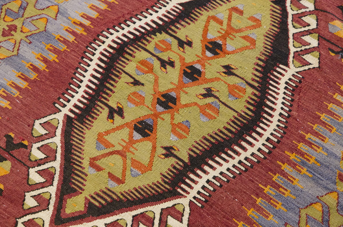 Vintage Turkish Kilim Rug from Çal, 110 x 168 cm, 3.7 x 5.6 ft