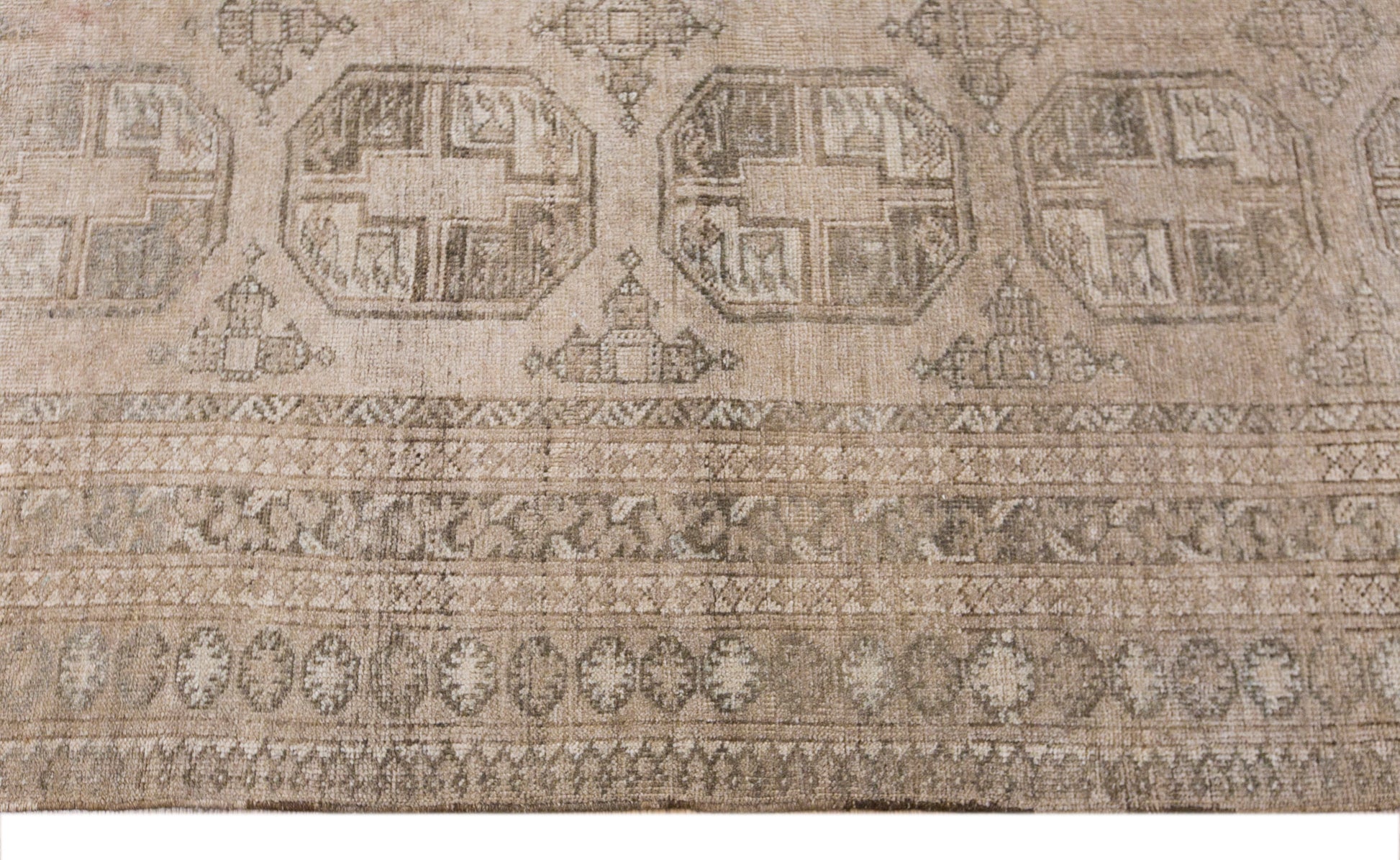 Vintage Turkish Oushak Rug 127 x 185 cm | 4.2 x 6.1 ft