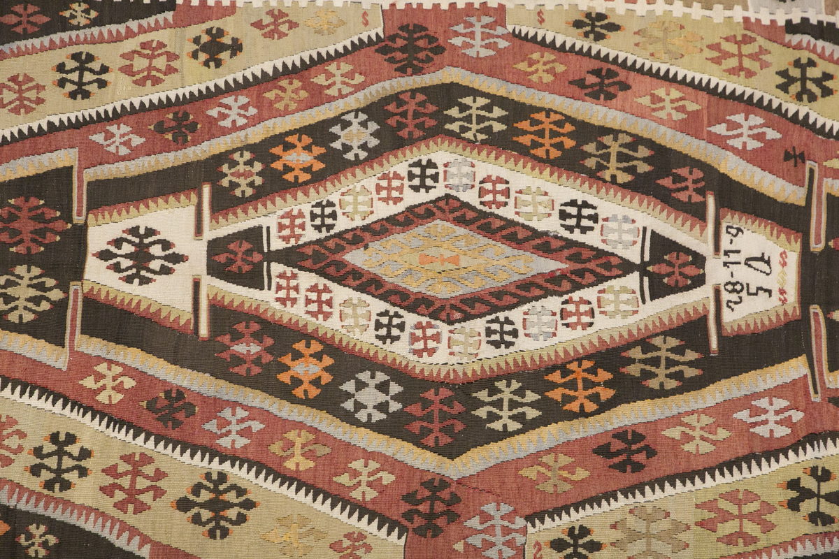 Vintage Turkish Rug, 110 x 184 cm, 3.7 x 6 ft