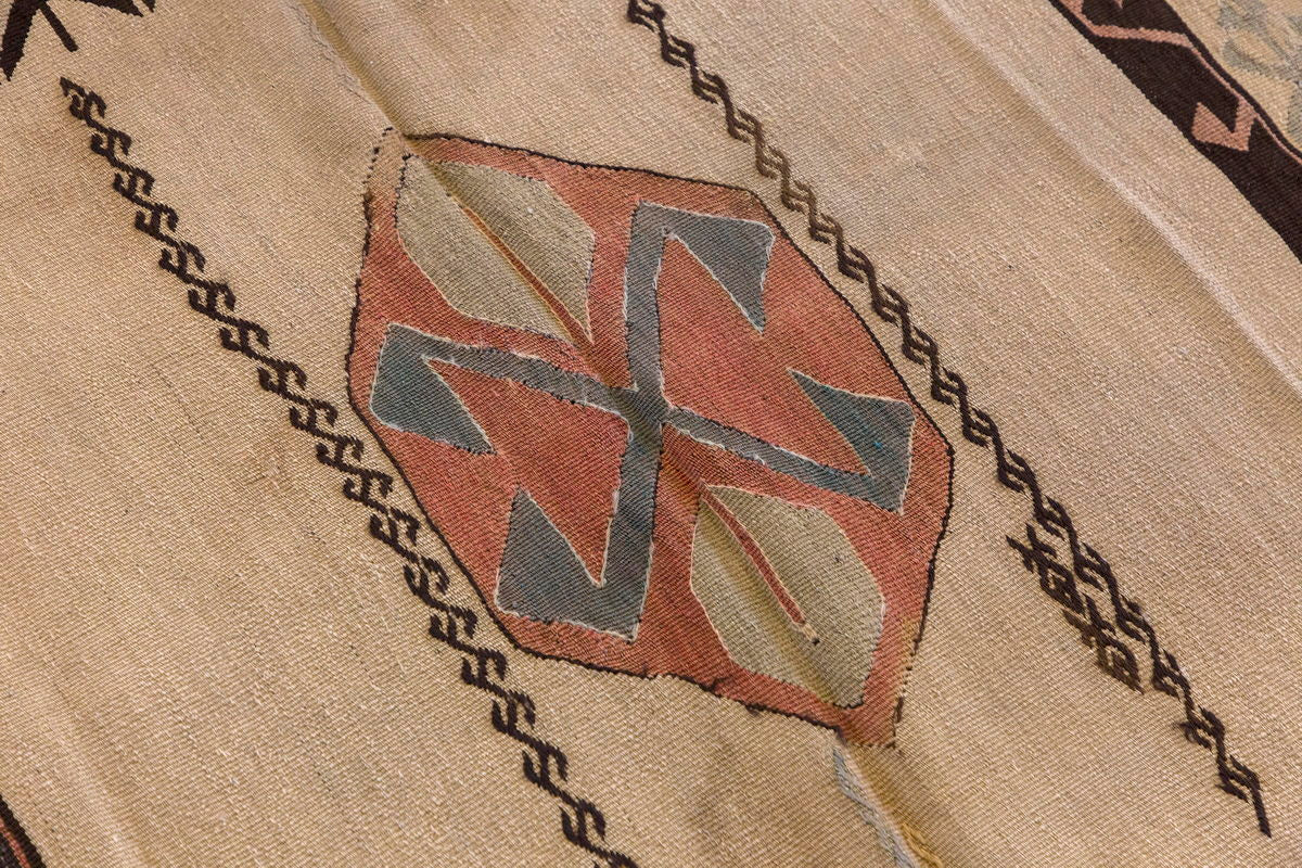 Vintage Turkish Rug, 118 x 148 cm, 3.10 x 4.10 ft