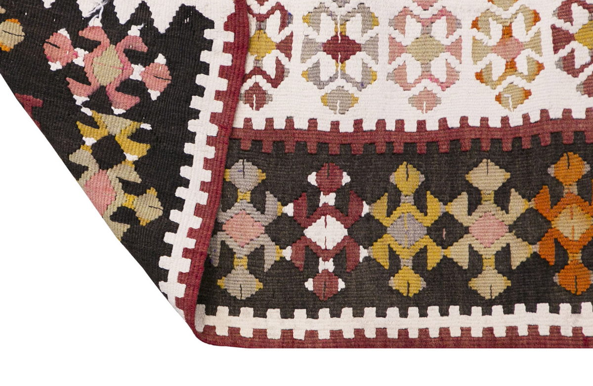 Vintage Turkish Rug, 118 x 192 cm, 3.10 x 6.3 ft