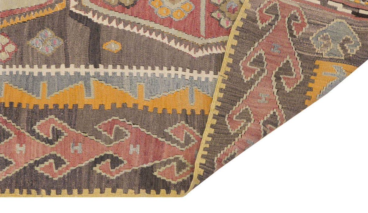 Vintage Turkish Rug, 118 x 207 cm, 3.10 x 6.9 ft