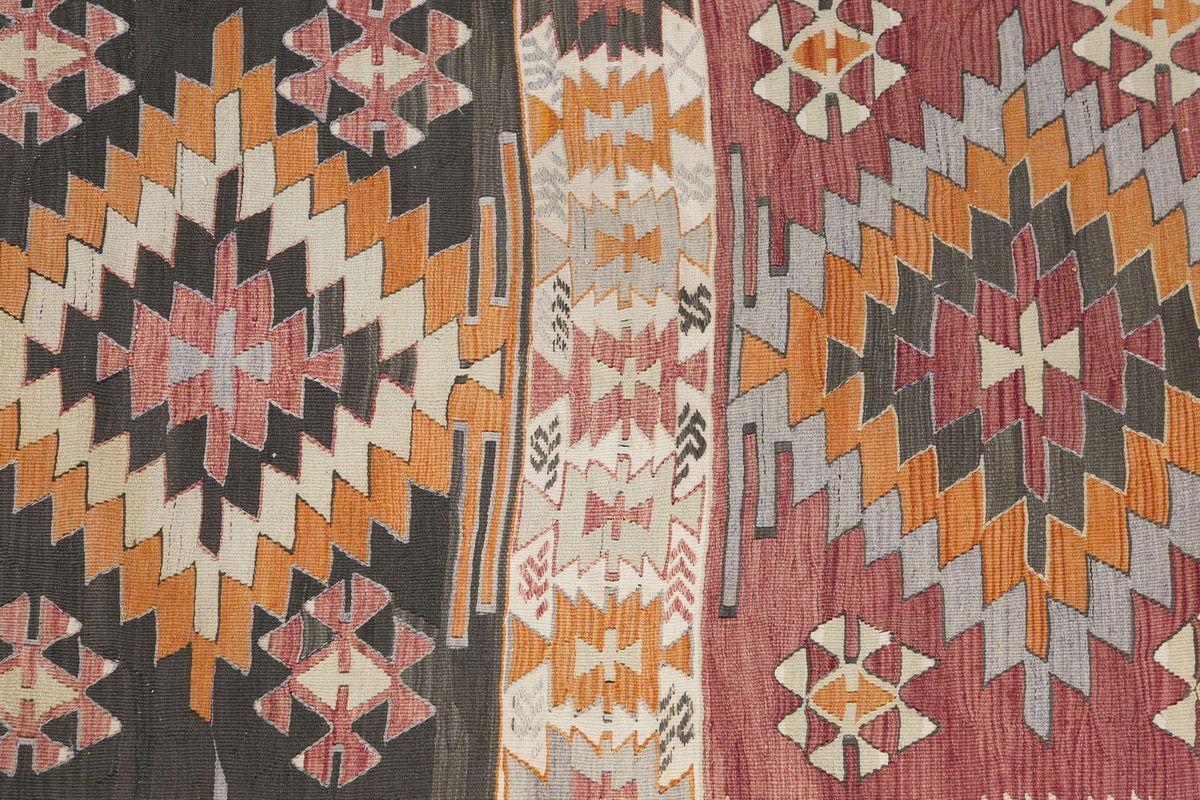 Vintage Turkish Rug, 119 x 168 cm, 3.10 x 5.6 ft