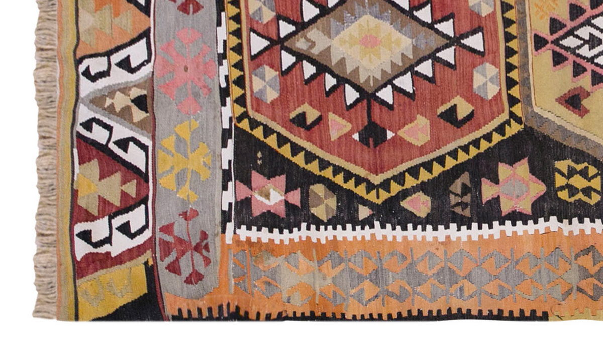 Vintage Turkish Rug, 121 x 204 cm, 3.11 x 6.8 ft