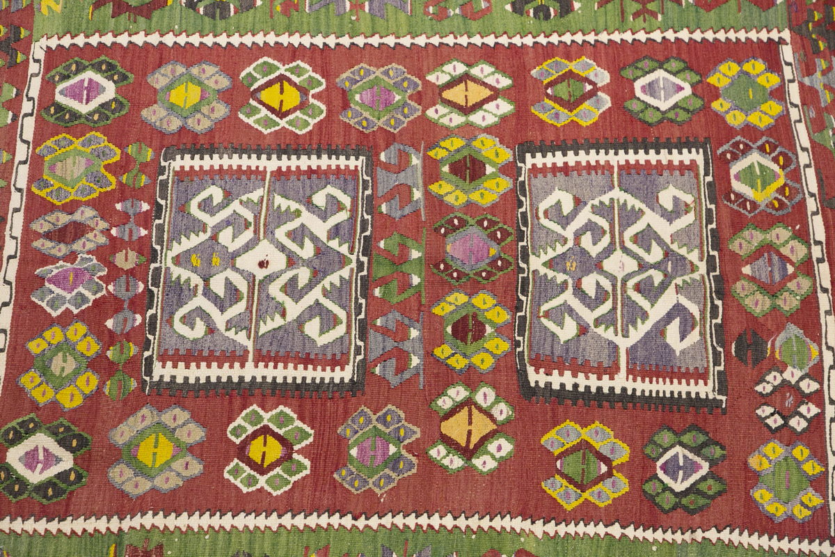 Vintage Turkish Rug, 122 x 167 cm, 4 x 5.5 ft