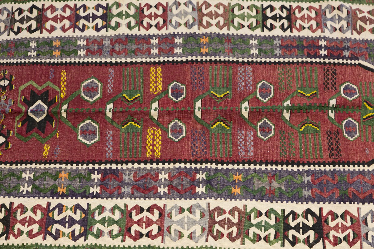 Vintage Turkish Rug, 122 x 190 cm, 4 x 6.2 ft