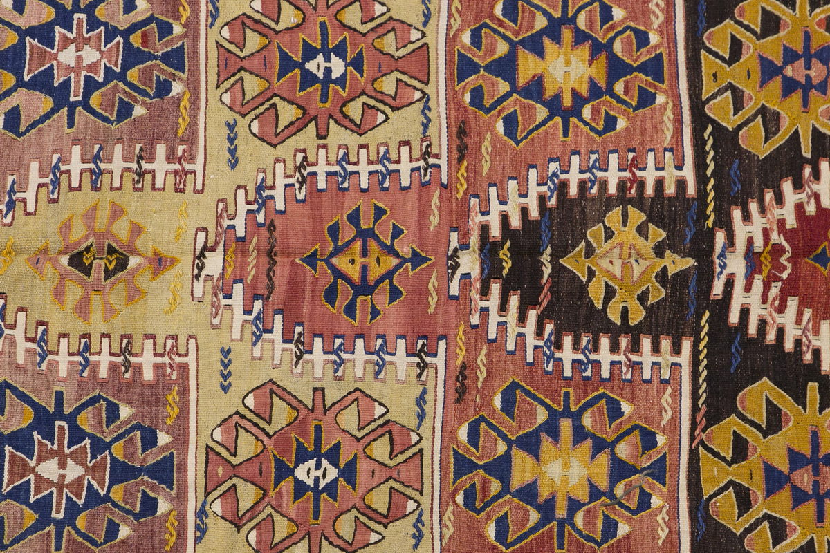 Vintage Turkish Rug, 122 x 194 cm, 4 x 6.4 ft