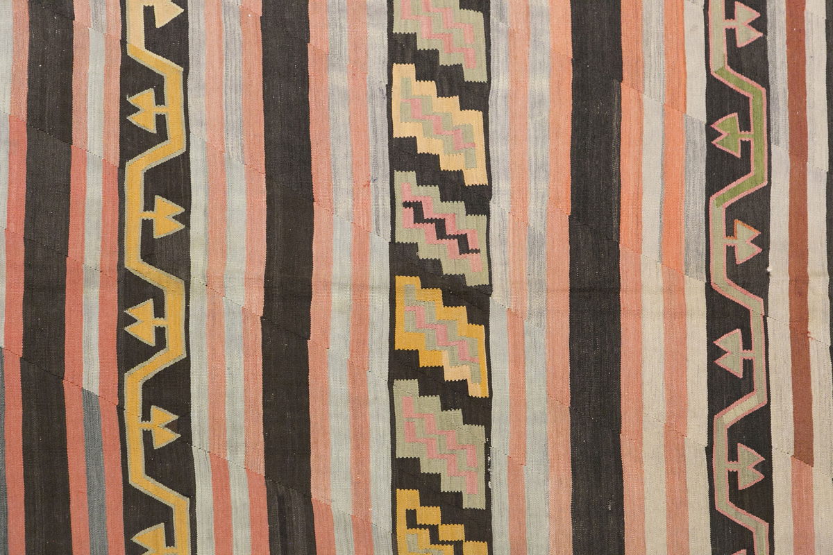 Vintage Turkish Rug, 128 x 198 cm, 4.2 x 6.5 ft