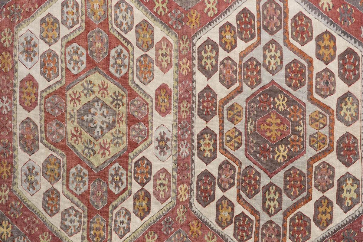 Vintage Turkish Rug, 130 x 152 cm, 4.3 x 4.11 ft