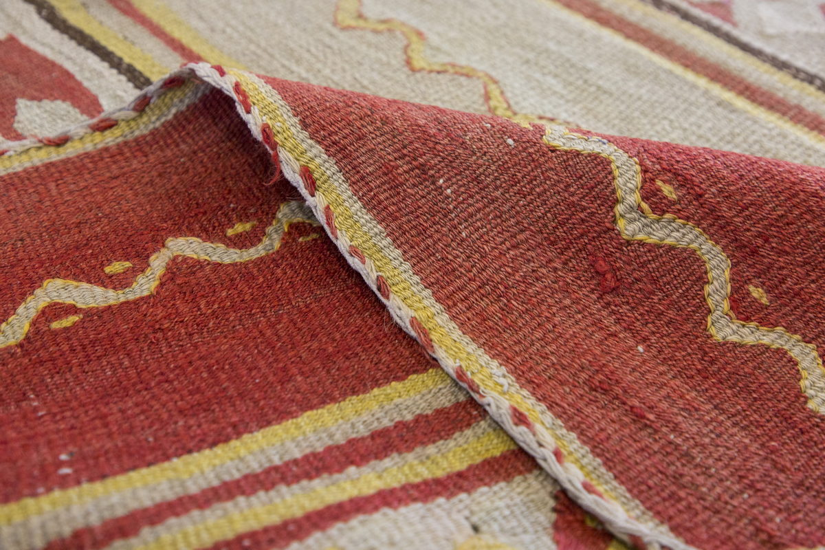 Vintage Turkish Rug, 130 x 85 cm 4.3 x 2.9 ft