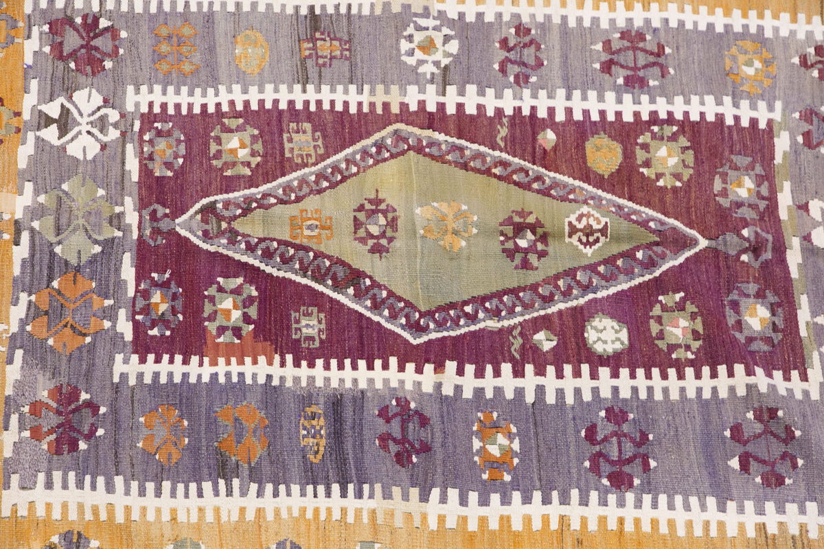 Vintage Turkish Rug, 131 x 176 cm, 4.3 x 5.9 ft