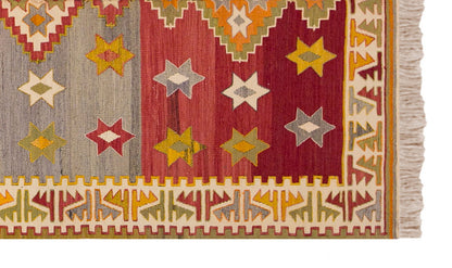 Vintage Turkish Rug, 131 x 182 cm 4.3 x 5.11 ft