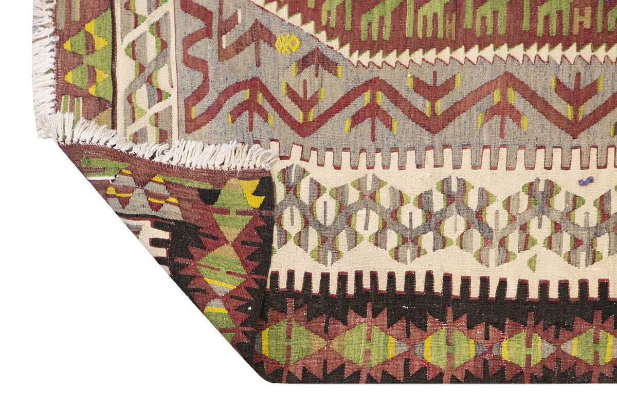 Vintage Turkish Rug, 134 x 200 cm, 4.4 x 6.6 f
