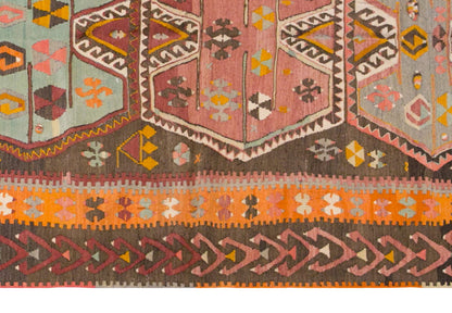 Vintage Turkish Rug, 134 x 237 cm 4.4 x 7.9 ft