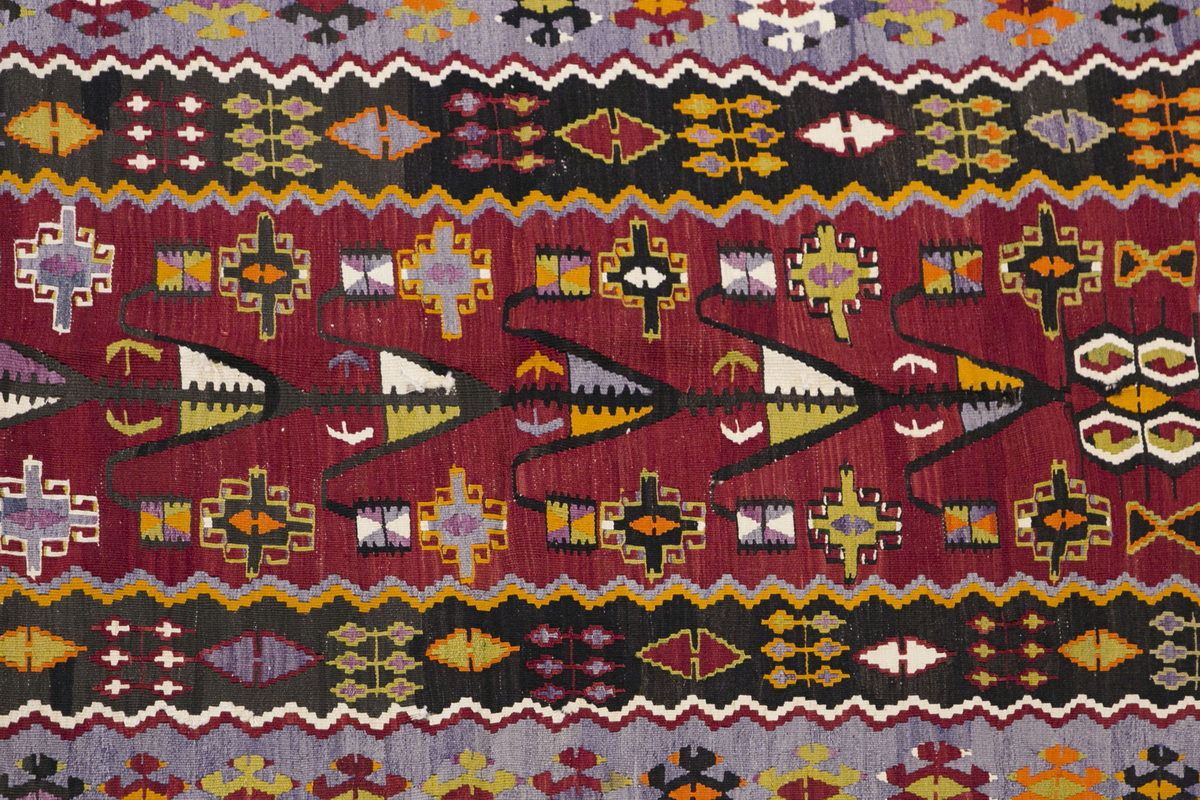Vintage Turkish Rug, 136 x 204 cm, 4.5 x 6.8 ft