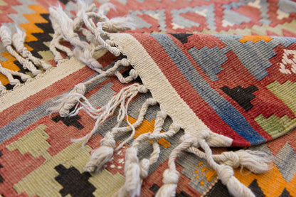 Vintage Turkish Rug, 137 x 92 cm 4.5 x 3 ft