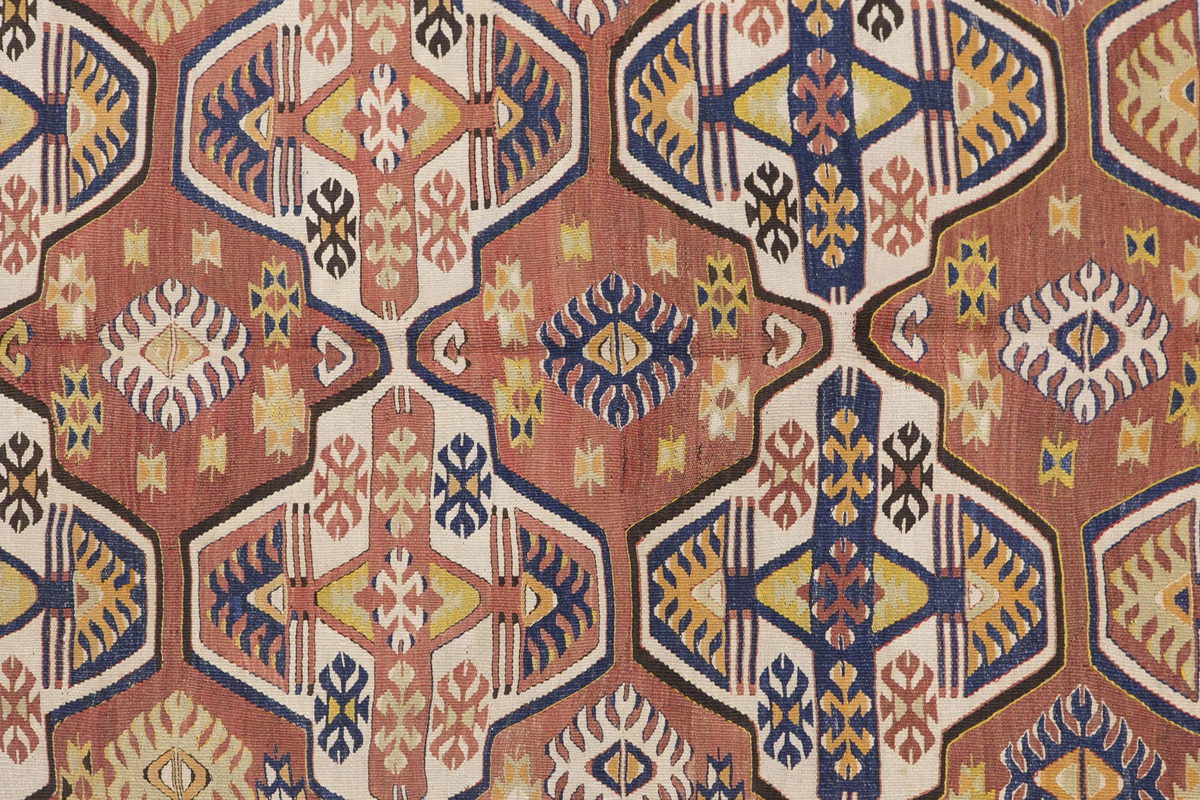 Vintage Turkish Rug, 138 x 192 cm, 4.6 x 6.3 ft