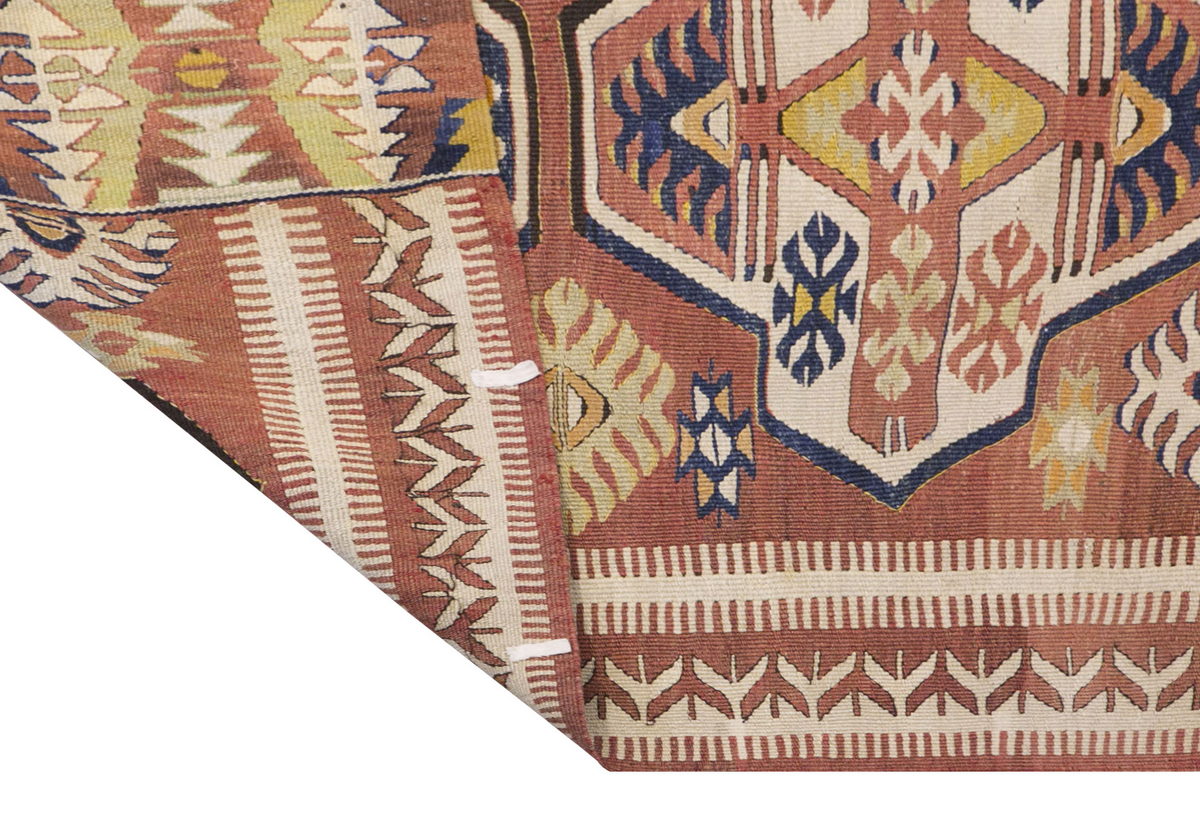 Vintage Turkish Rug, 138 x 192 cm, 4.6 x 6.3 ft