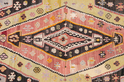 Vintage Turkish Rug, 138 x 241 cm, 4.6 x 7.10 ft