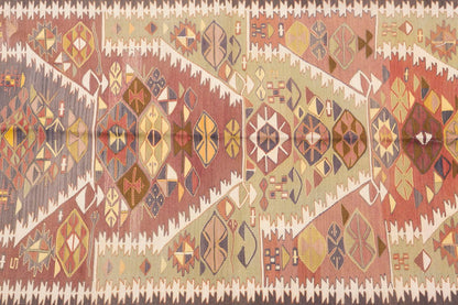 Vintage Turkish Rug, 140 x 194 cm, 4.7 x 6.4 ft
