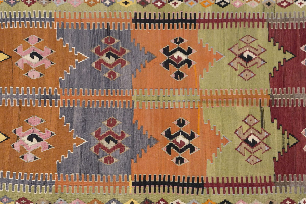 Vintage Turkish Rug, 150 x 222 cm, 4.11 x 7.3 ft