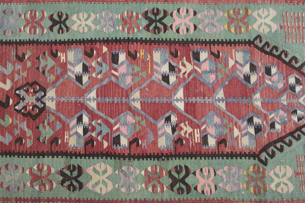 Vintage Turkish Rug, 159 x 119 cm, 5.2 x 3.10 ft