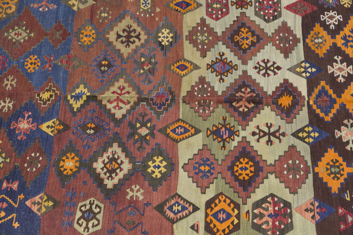 Vintage Turkish Rug, 159 x 210 cm, 5.2 x 6.10 ft