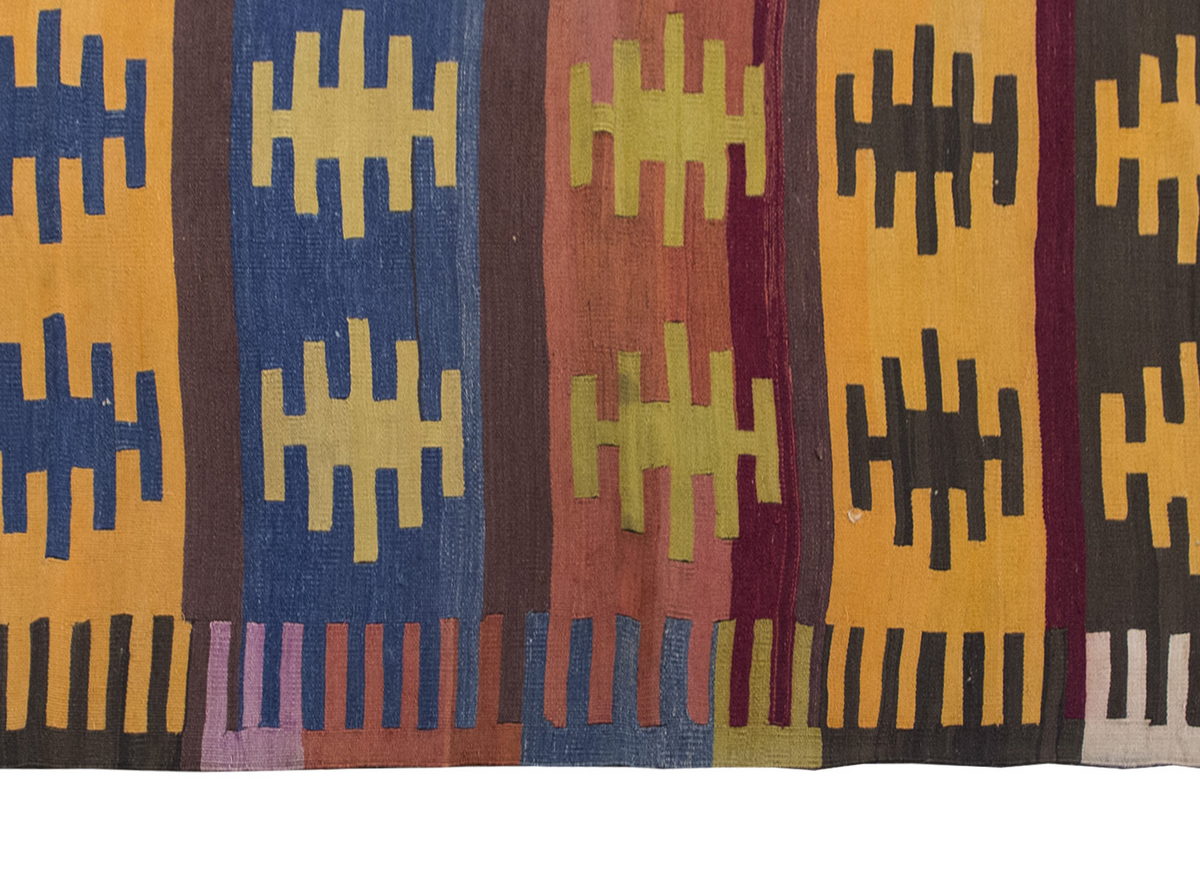 Vintage Turkish Rug, 187 x 116 cm, 6.1 x 3.9 ft