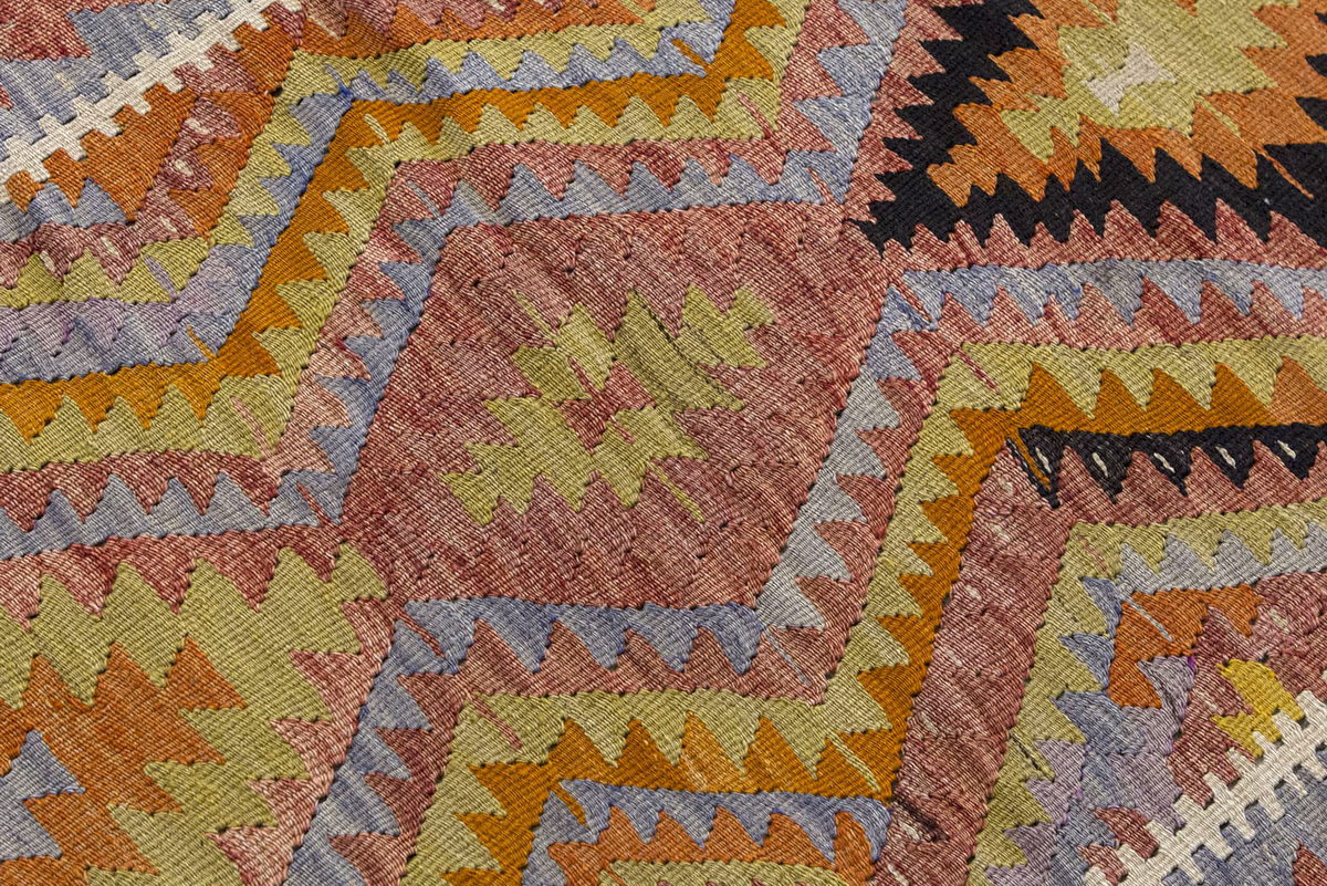 Vintage Turkish Rug, 2.8 x 4.10 ft, 82 x 148 cm