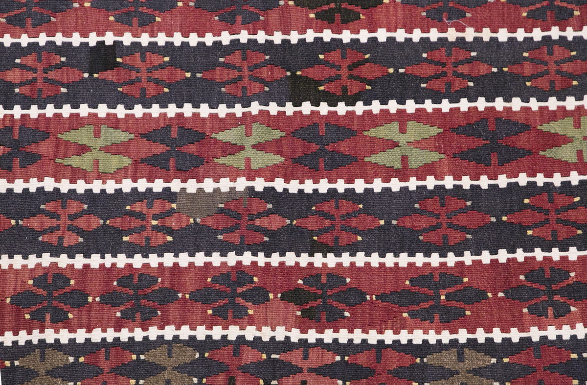 Vintage Turkish Rug, 2.8 x 4.8 ft, 83 x 143 cm