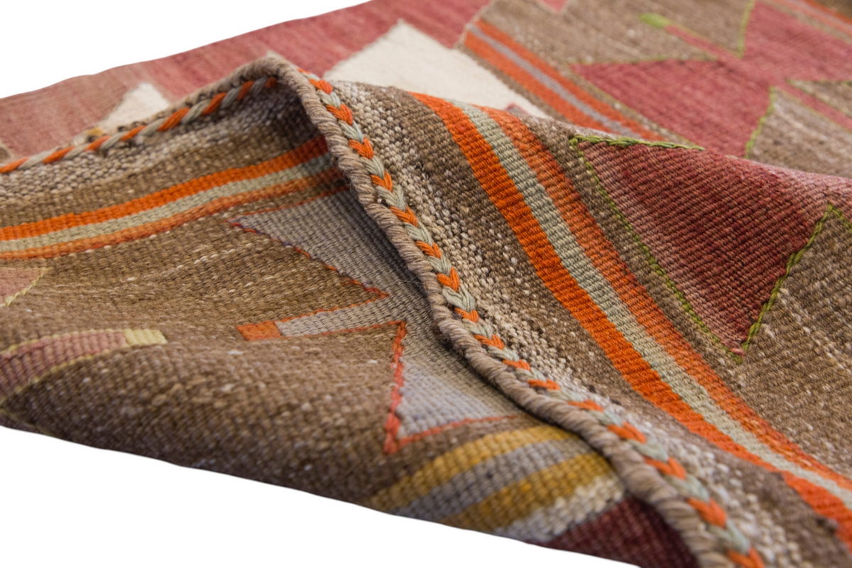 Vintage Turkish Rug, 2.9 x 5.3 ft, 84 x 161 cm