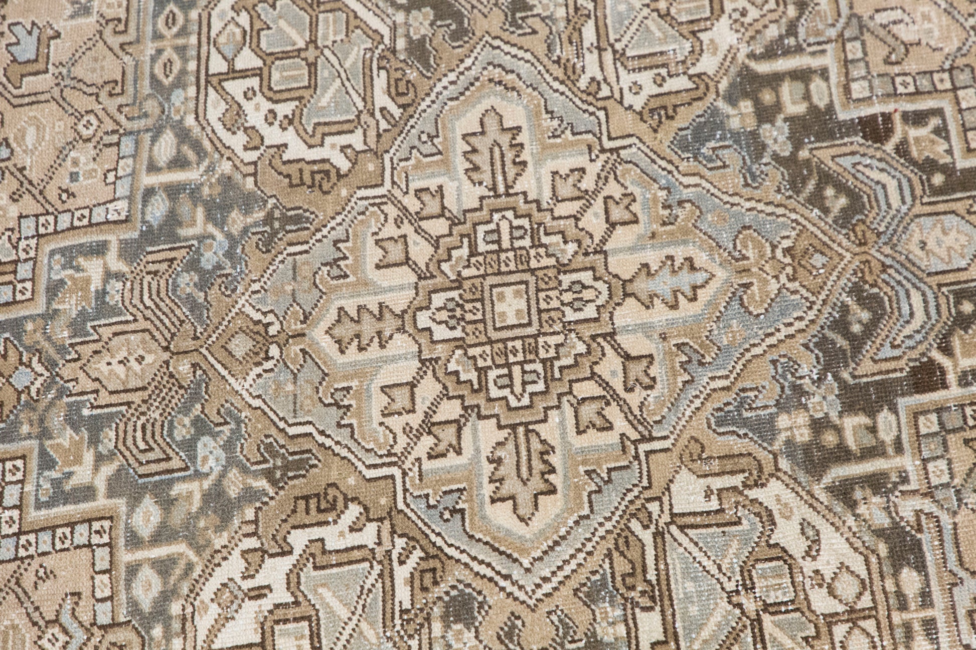 Vintage Turkish Rug, 253x347 cm (8.3x11.4 ft)