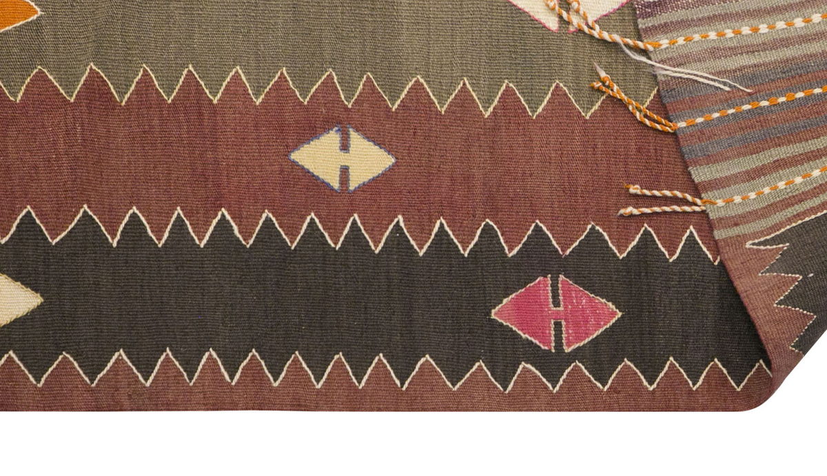 Vintage Turkish Rug, 3.11 x 5.6 ft Rug, 121 x 170 cm