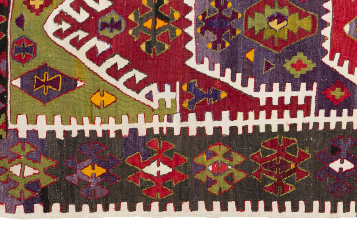 Vintage Turkish Rug, 3.3 x 5 ft, 100 x 154 cm