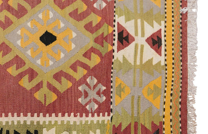 Vintage Turkish Rug, 3.4 x 4.10 ft, 102 x 148 cm
