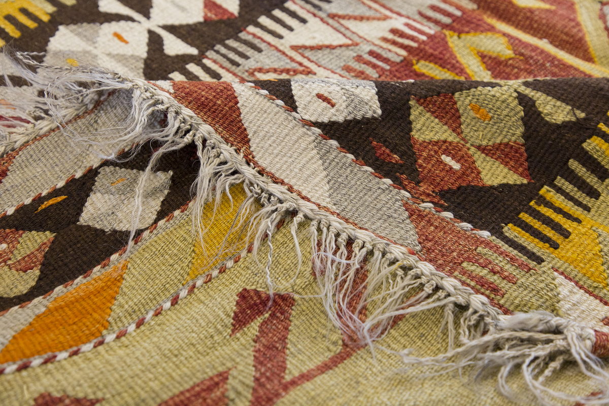 Vintage Turkish Rug, 3.4 x 4.3 ft, 103 x 131 cm