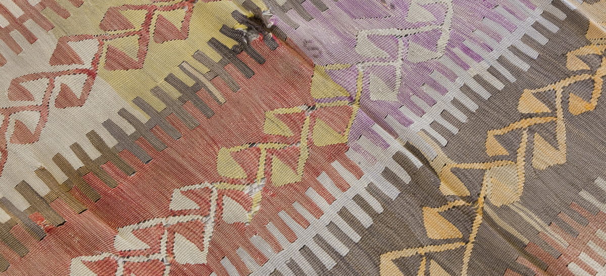 Vintage Turkish Rug, 3.4 x 4.7 ft, 102 x 140 cm