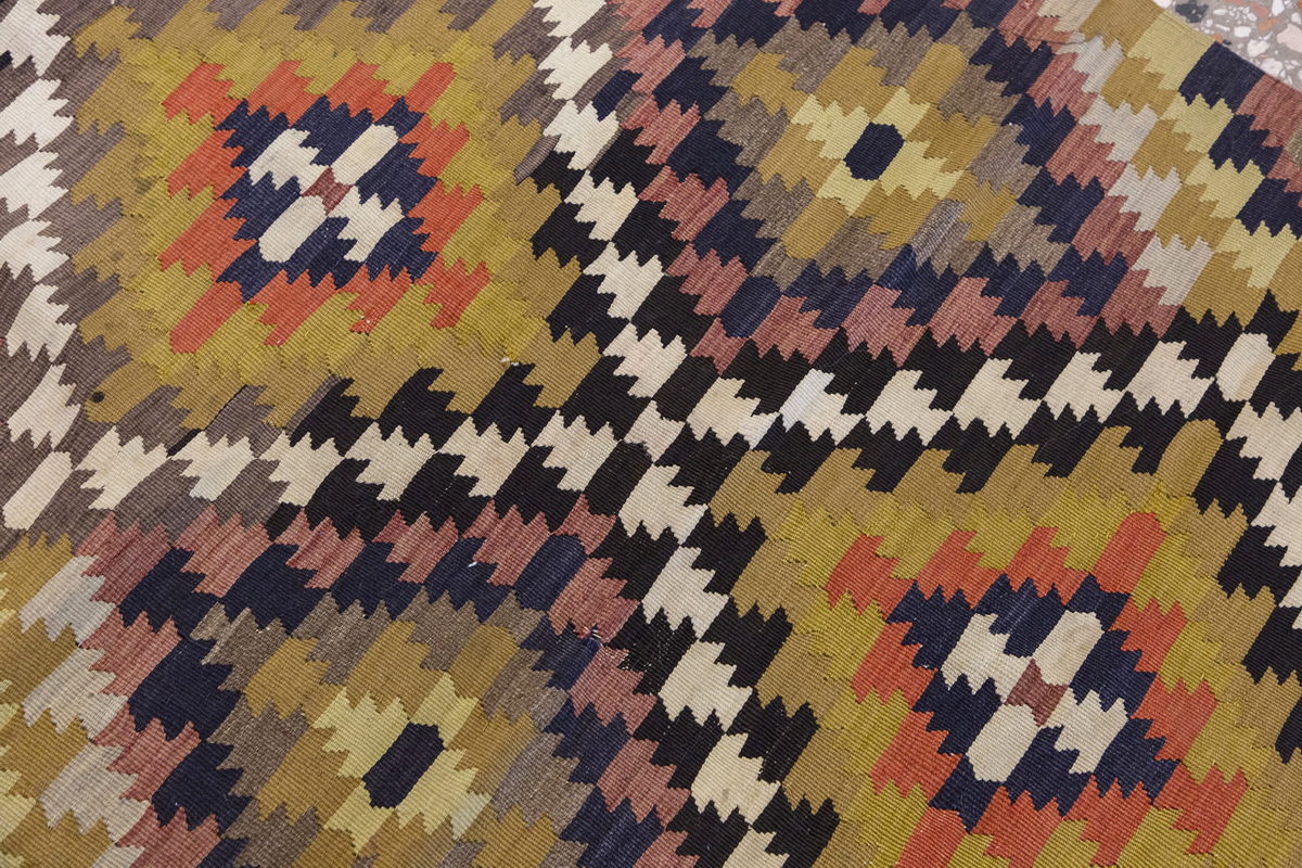 Vintage Turkish Rug, 3.4 x 4.7 ft, 102 x 140 cm