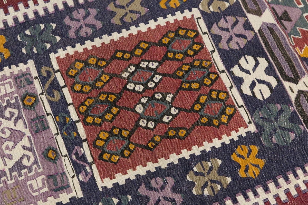 Vintage Turkish Rug, 3.4 x 5 ft, 103 x 153 cm